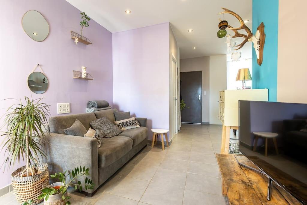 Charmant Logement De Qualite - Centre Ville De Мийо Экстерьер фото